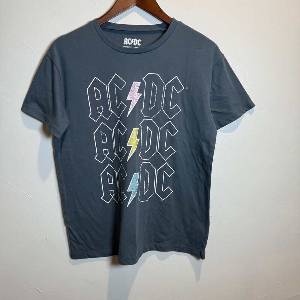 AC/DC Graphic Shirt Women's Size Large Gray Tee Shirt Rock Band Concert Music